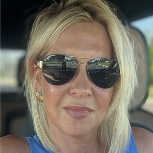 Meet your Posher, Stacie